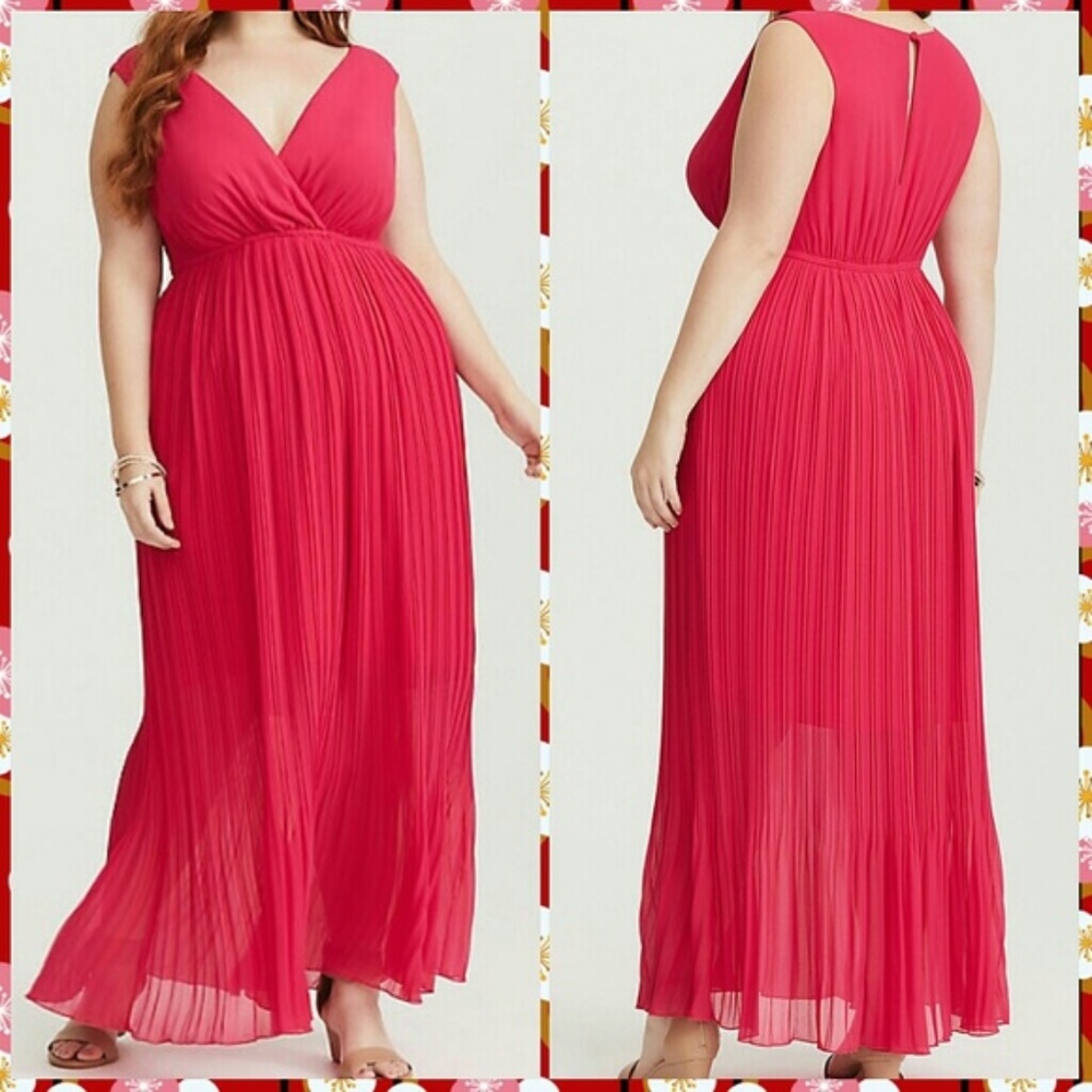 NWT TORRID RASPBERRY PLEATED CHIFFON MAXI DR
